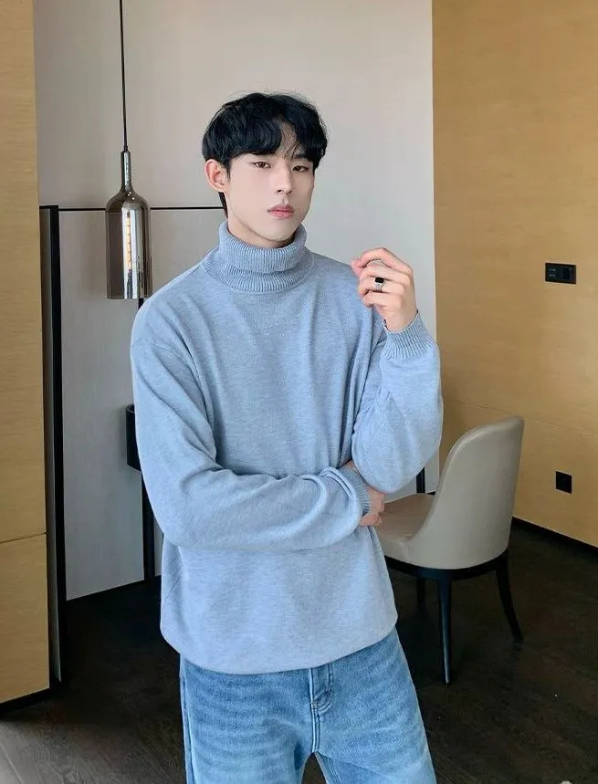 Cui Versatile Relaxed Fit Turtleneck