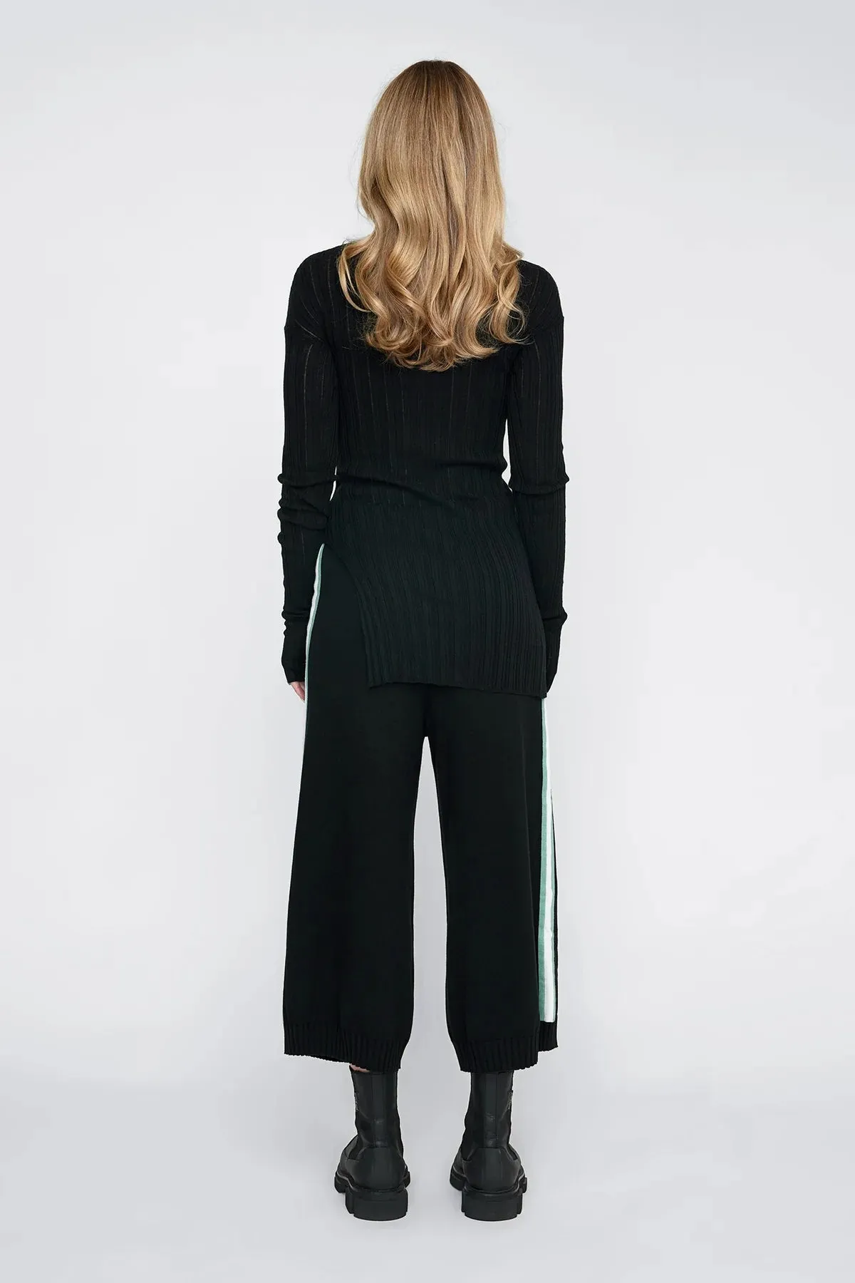 Rounded Veneer Tunic / Black