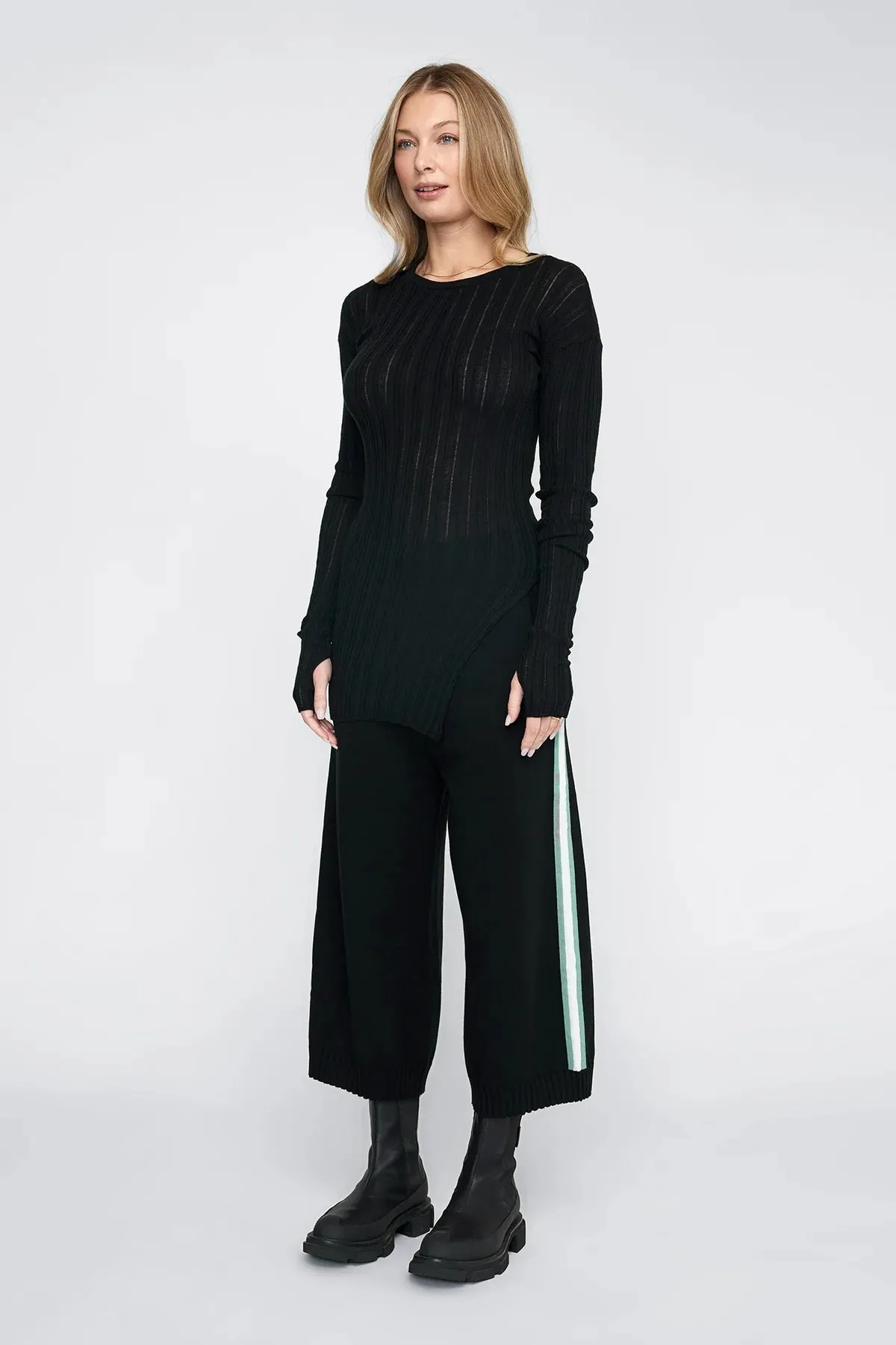 Rounded Veneer Tunic / Black