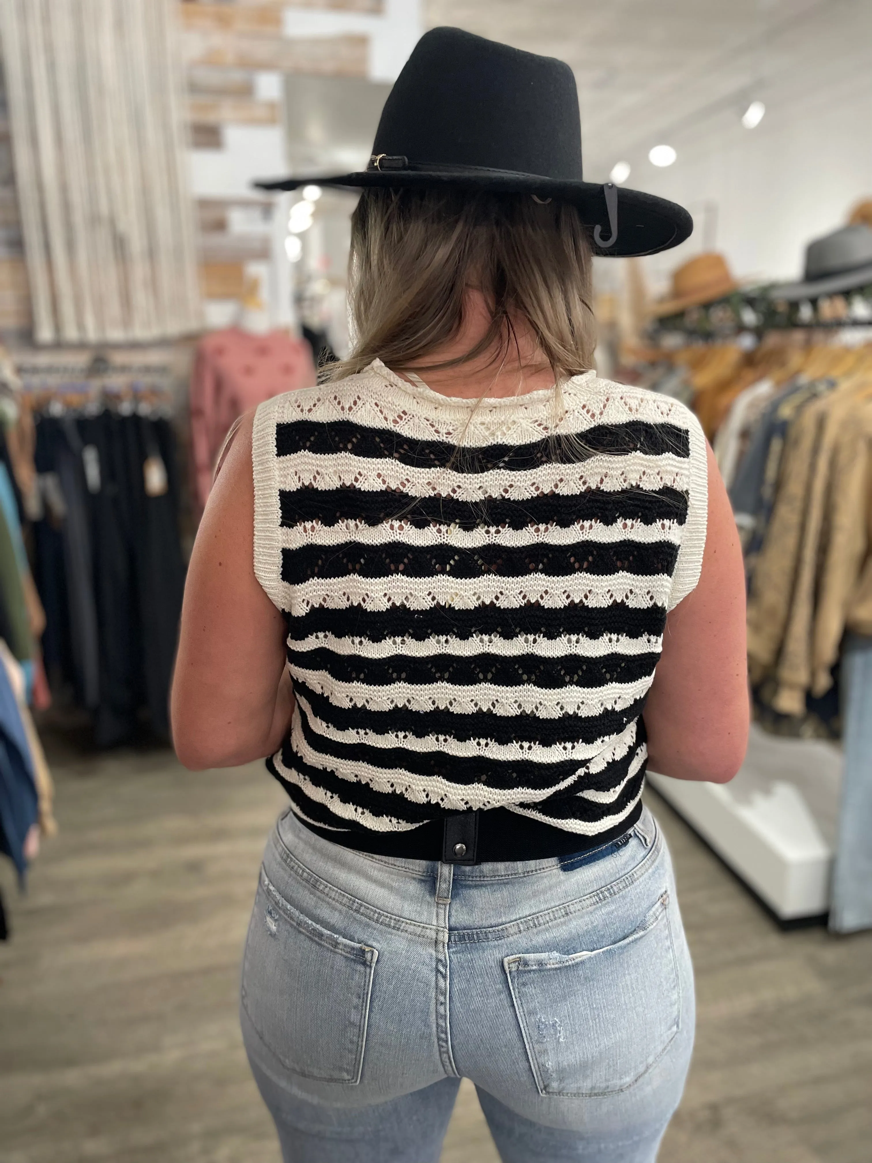 Scalloped Rib Edging V Neck Knitted Vest