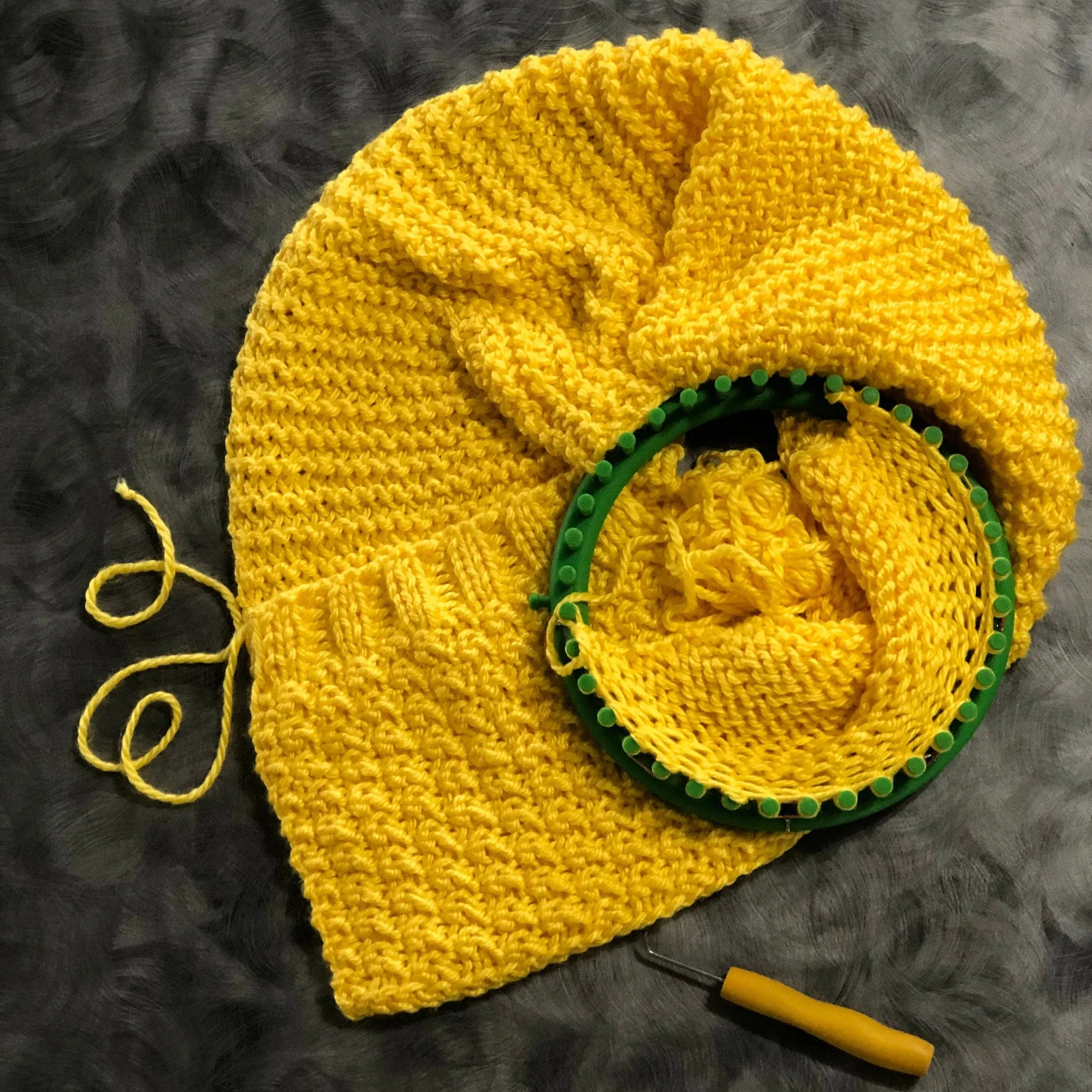 Seed and Garter Stitch Scarf with Pockets Pattern
