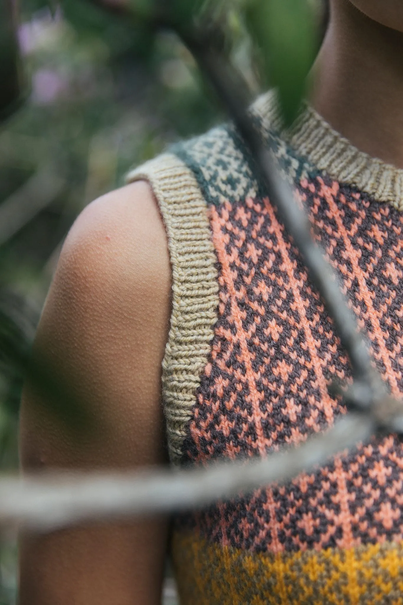 The Knitted Fabric: Colourwork Projects For You And Your Home by Dee Hardwicke