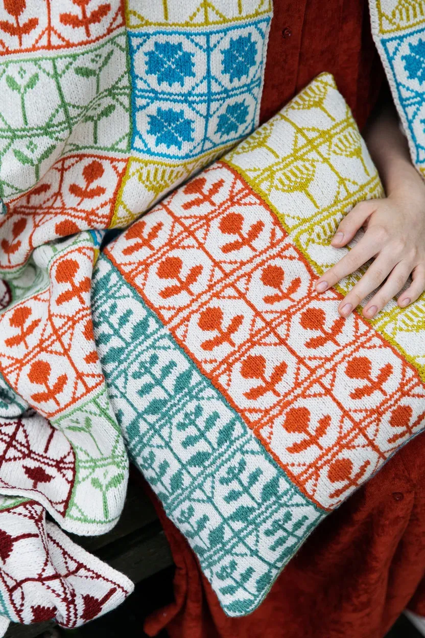 The Knitted Fabric Dee Hardwicke